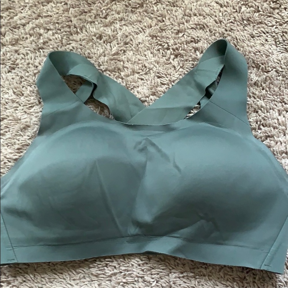 Lululemon Enlite bra 34 D